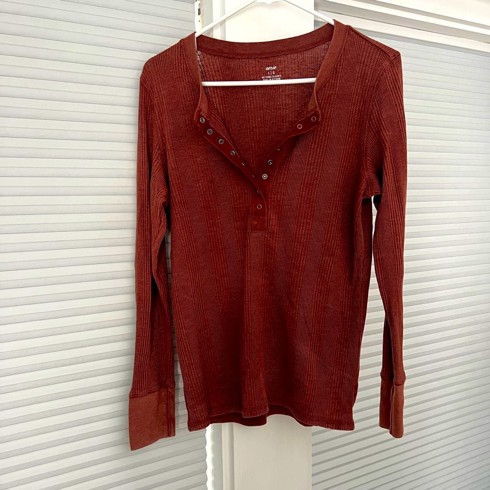 AE Burnt Orange Henley